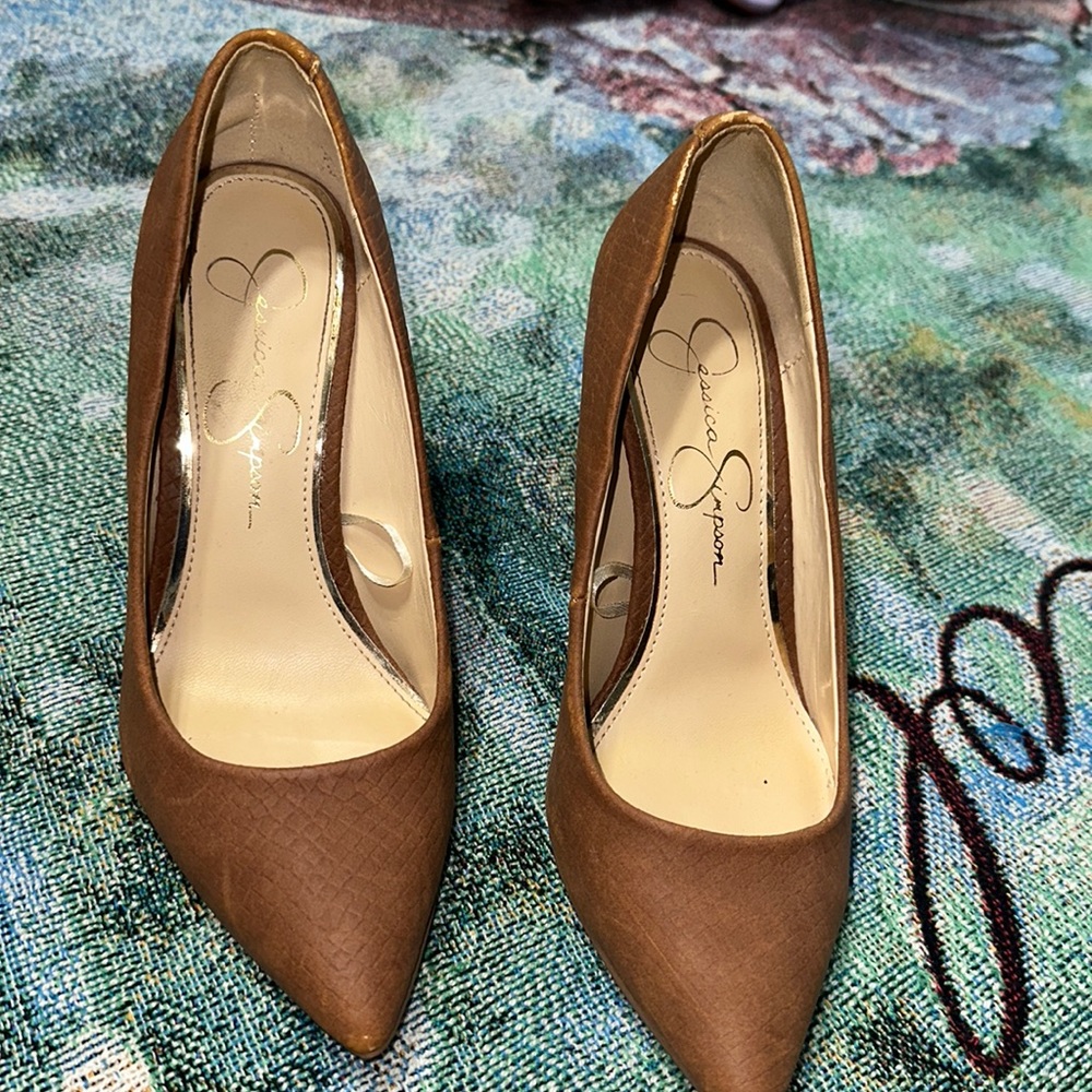 Heels - Picture 2 of 3